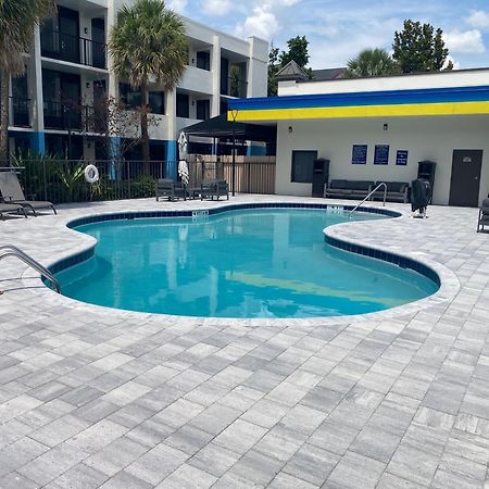 Days Inn & Suites By Wyndham Orlando Airport Dış mekan fotoğraf