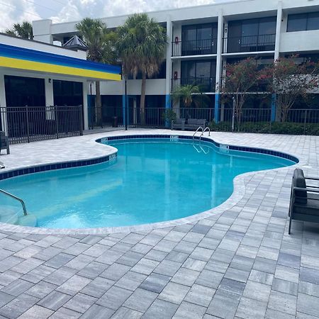 Days Inn & Suites By Wyndham Orlando Airport Dış mekan fotoğraf