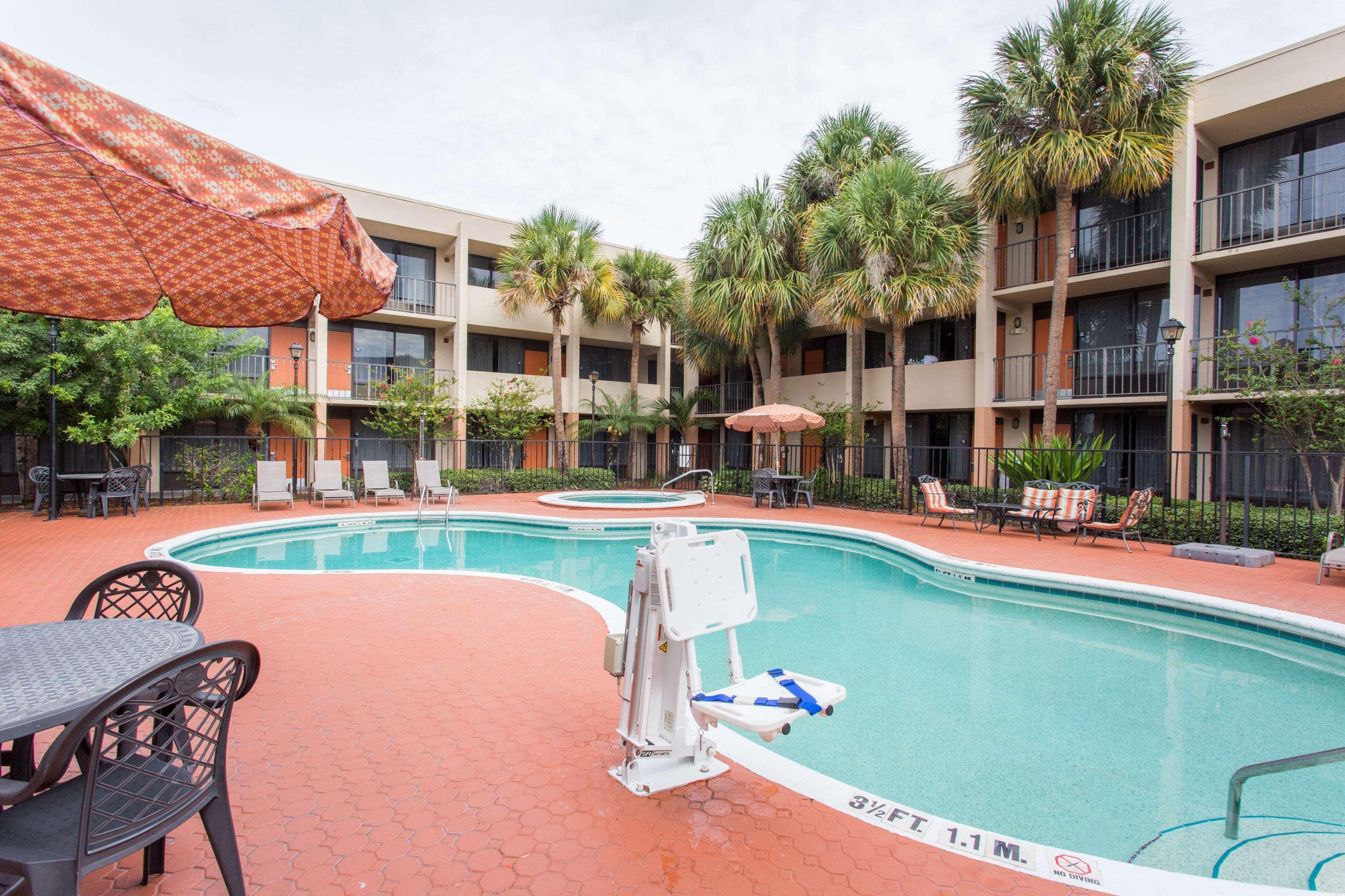 Days Inn & Suites By Wyndham Orlando Airport Dış mekan fotoğraf