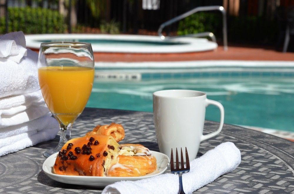 Days Inn & Suites By Wyndham Orlando Airport Dış mekan fotoğraf