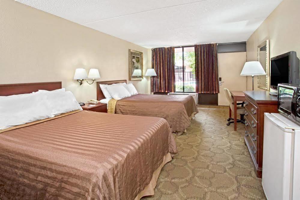 Days Inn & Suites By Wyndham Orlando Airport Dış mekan fotoğraf