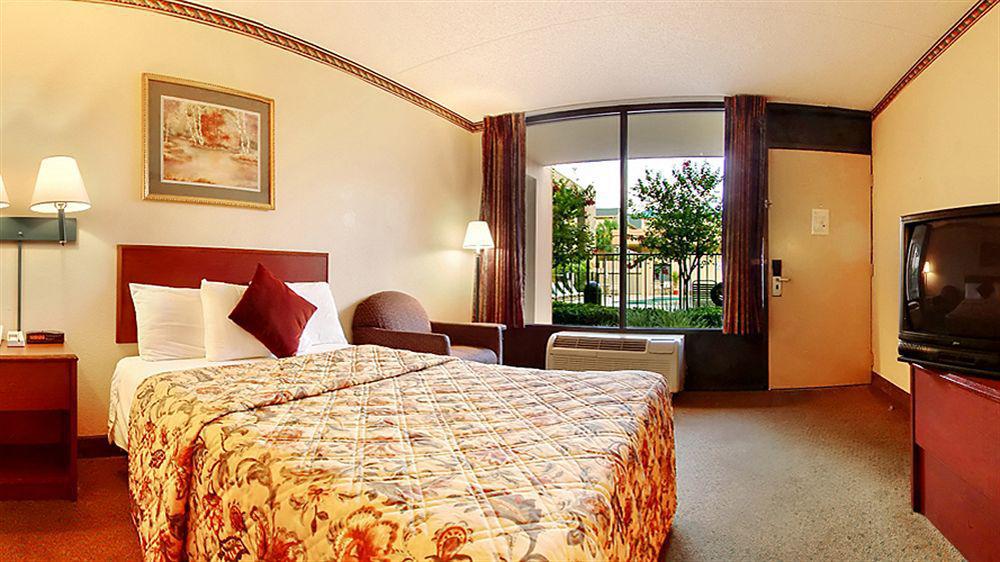 Days Inn & Suites By Wyndham Orlando Airport Dış mekan fotoğraf