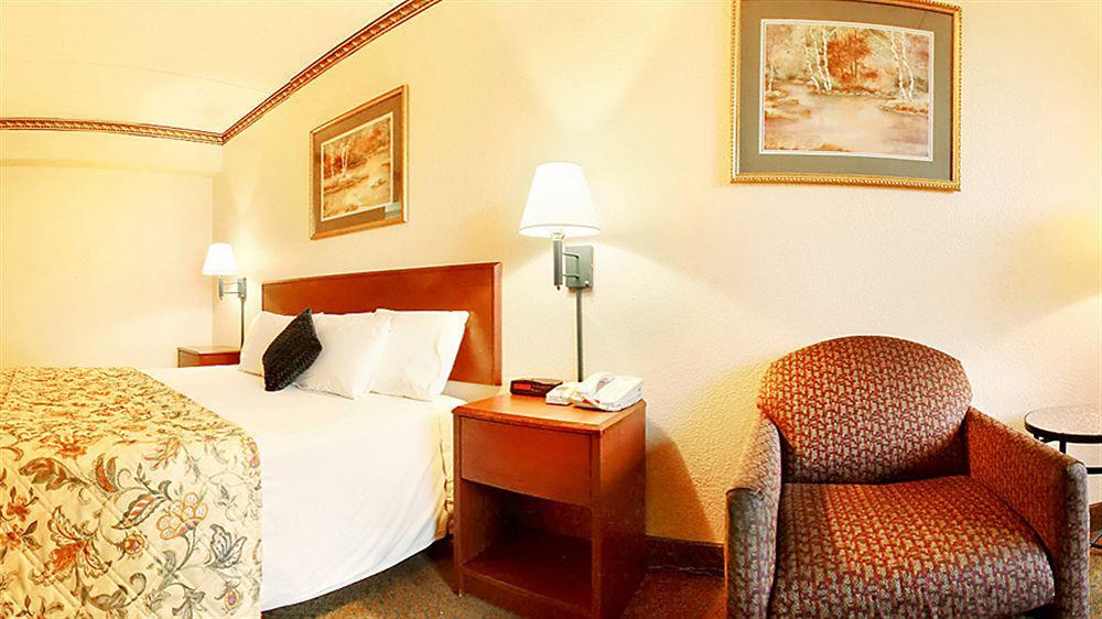 Days Inn & Suites By Wyndham Orlando Airport Dış mekan fotoğraf